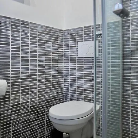 Πανσιόν Genova Suite *